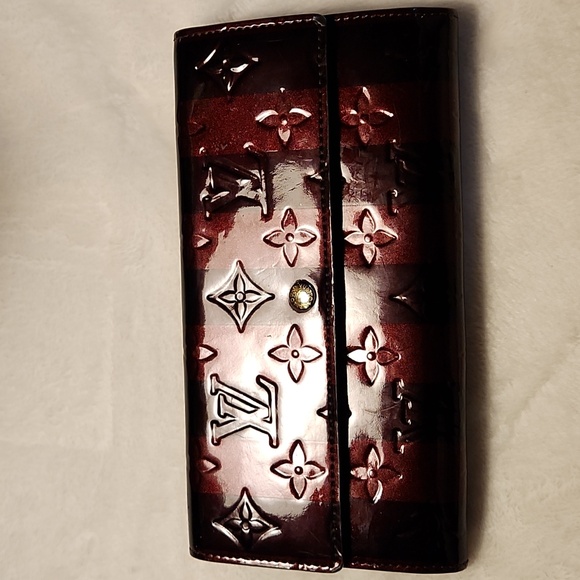 Louis Vuitton Vernis Wallet - Picture 3 of 9